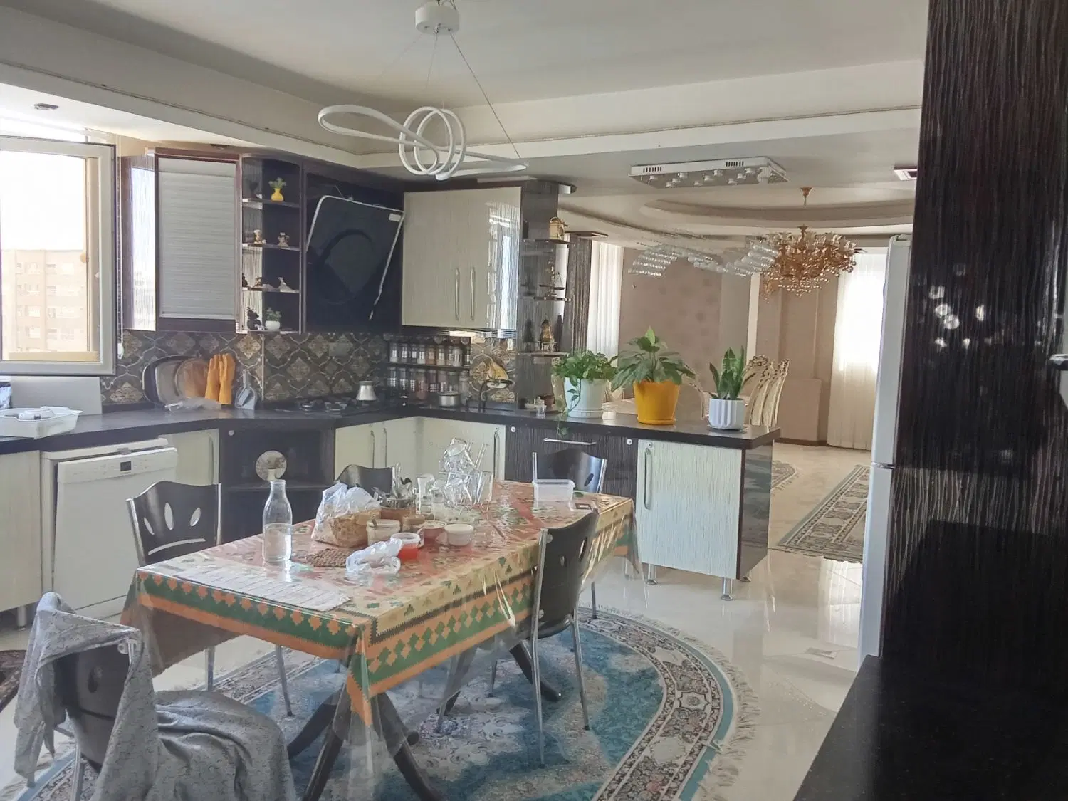 آپارتمان تک واحدی
