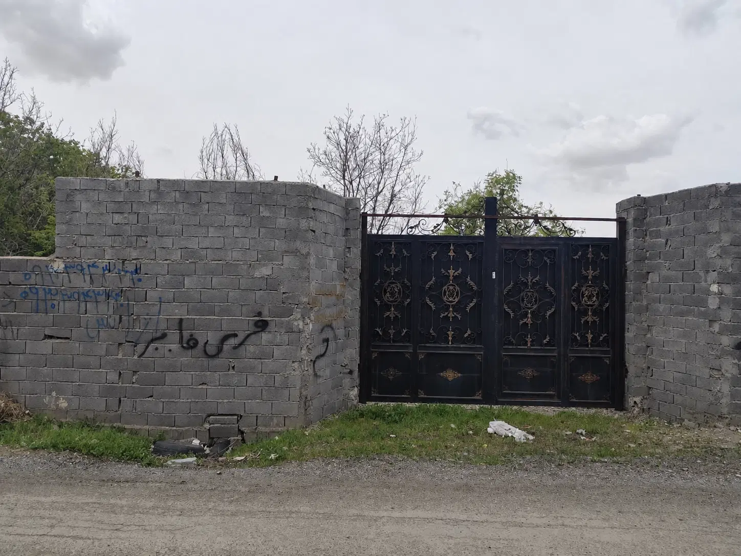 ۶۵۰ متر زمین آبسرد دور دیوار