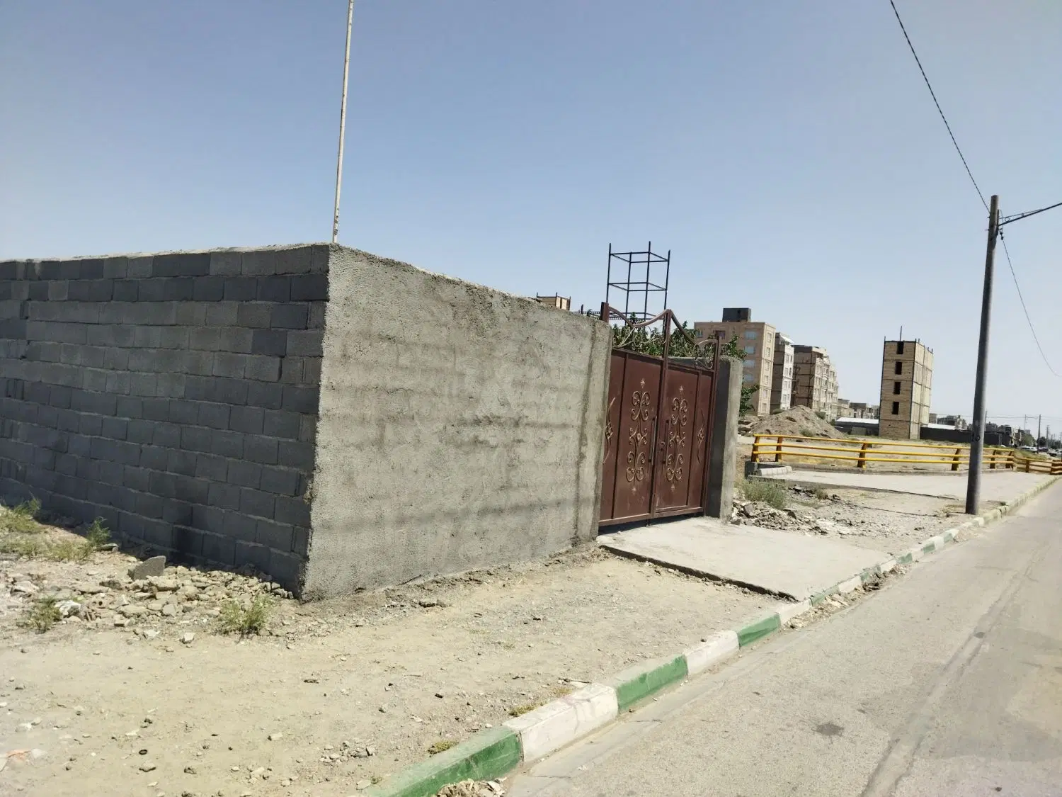 زمین .مناسب .تجاری ۱۰۰ متر عرض ۴بلوار کشاورز