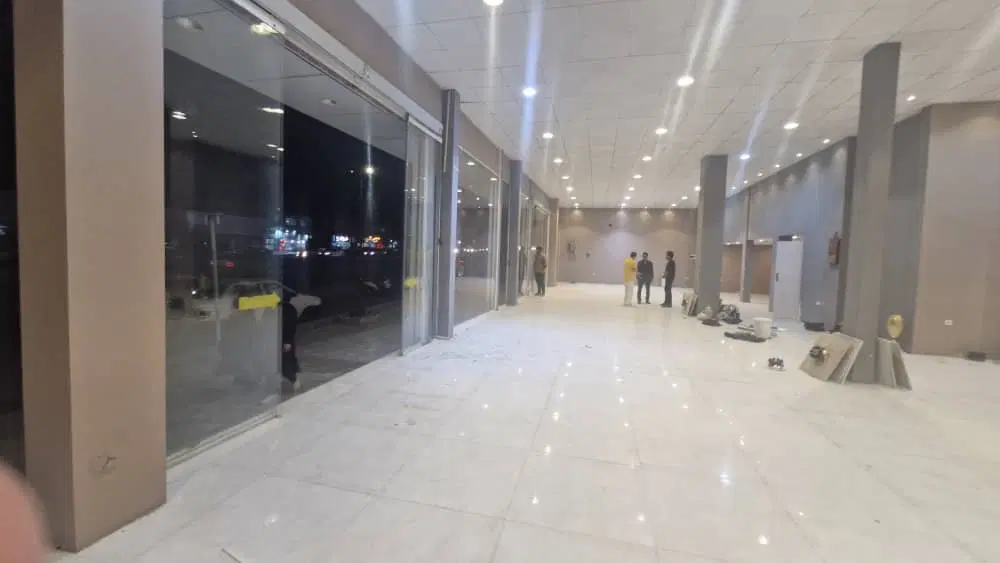 ۴۰۰ متر تجاری ۲۴ متر دهنه