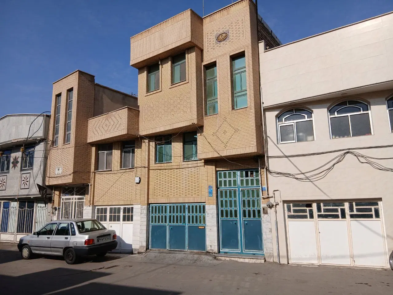 فروش خانه سه طبقه مستقل