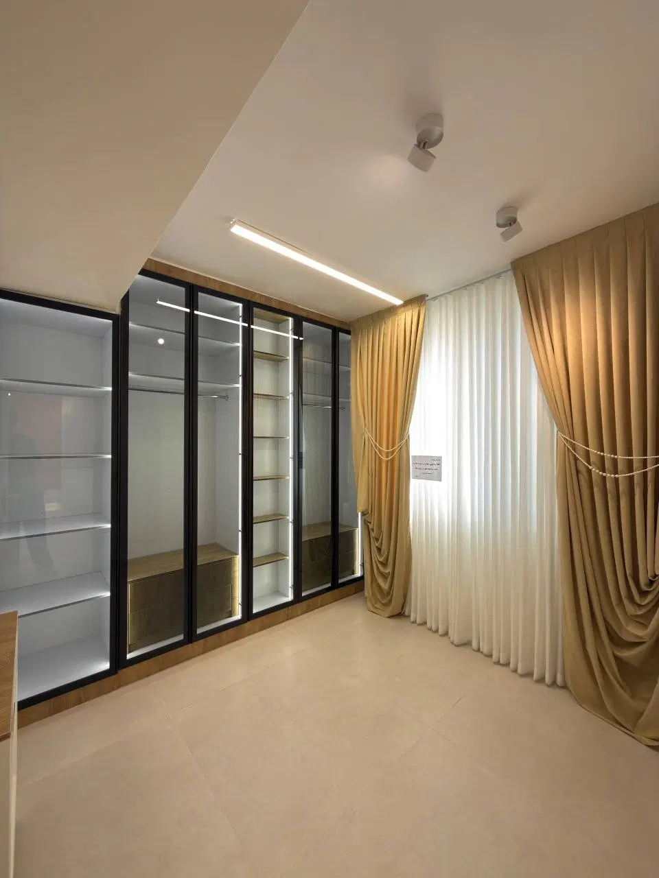 ۷۰ متر دوخواب_پارکینگ سندی و نورگیری از دو جهت