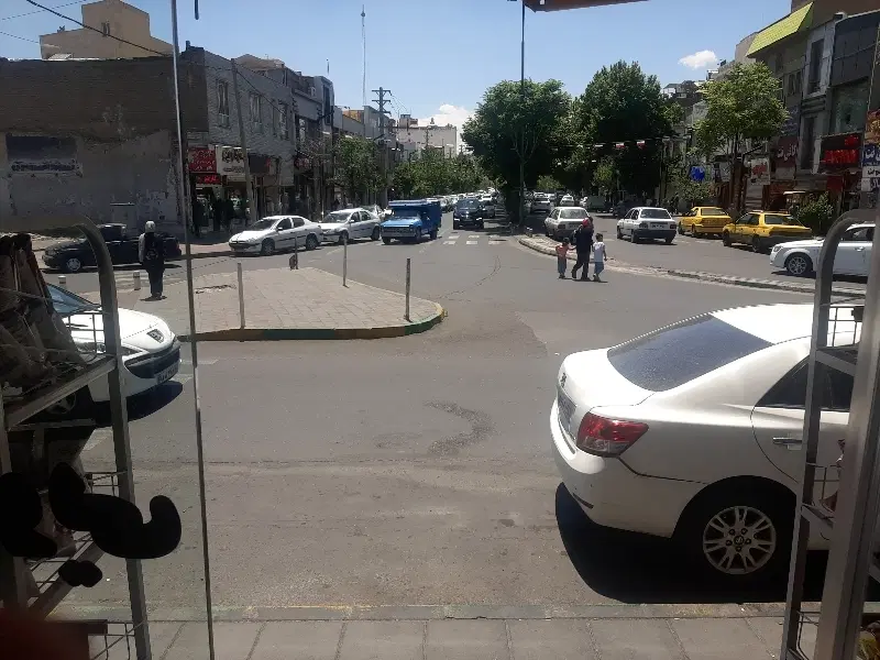 مغازه شاخه اصلی روی روی بلوارشهدا