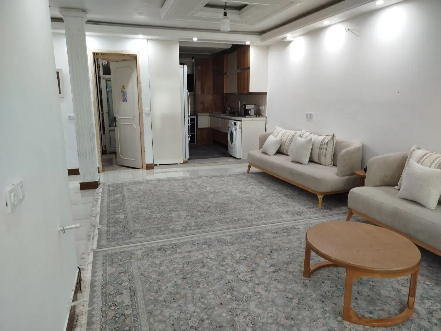 واحد۸۵متری مرکز شهر حدود میدان ساعت فول بازسازی شد
