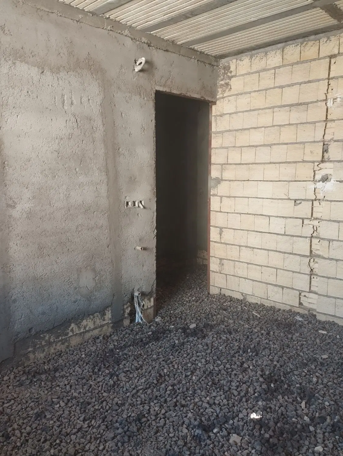 آپارتمان نیمه کاره