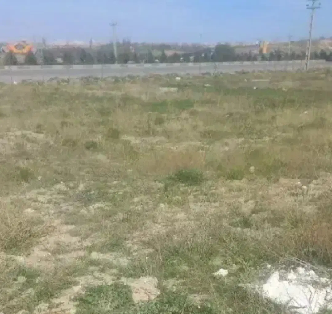 زمین ۵۰۰ متر