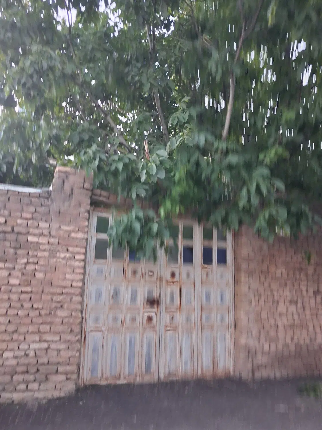 ساختمان کلنگی دو کله