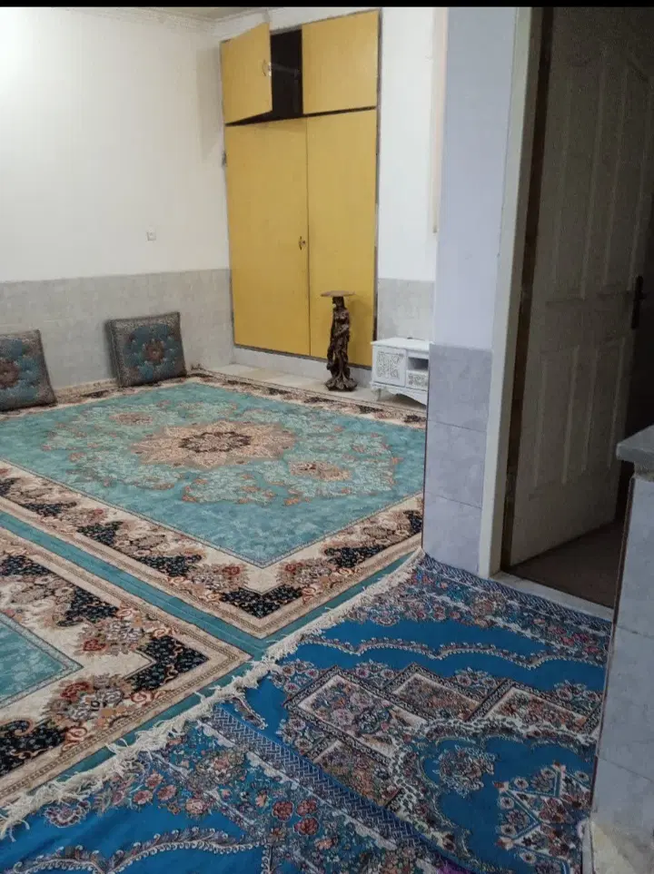 منزل اجاره ای طبقه بالا