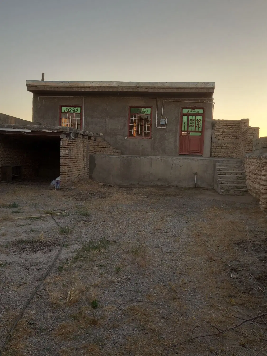خانه مسکونی  بزرگ