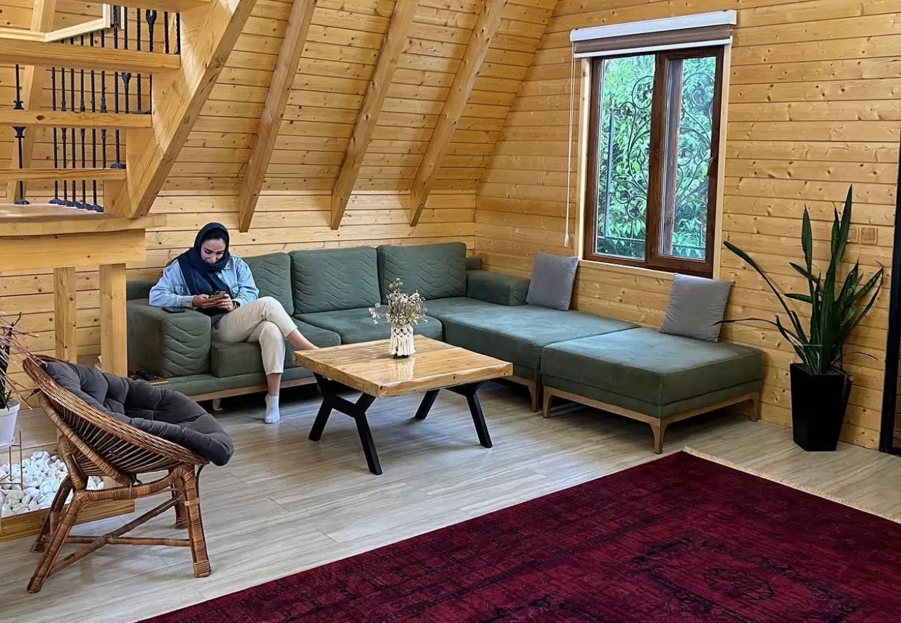 کلبه استخرروباز فول گیم در قلب مازندران