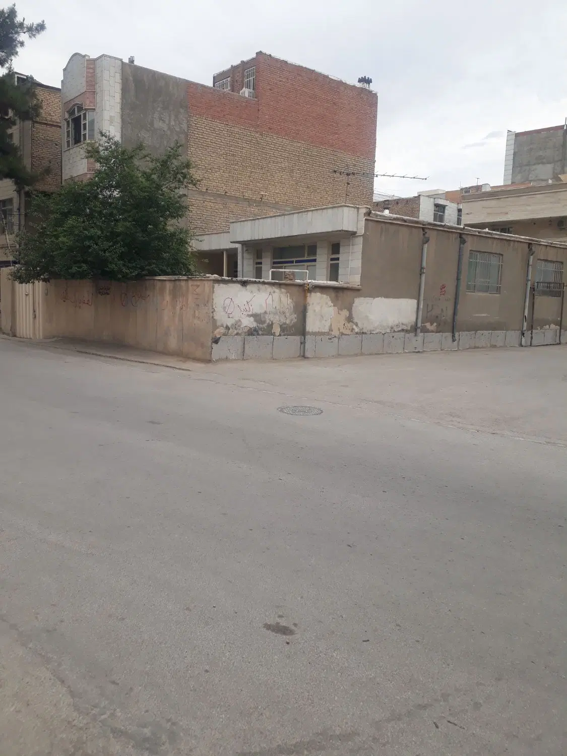 ویلایی _ حاشیه جمهوری ۴ دونبش