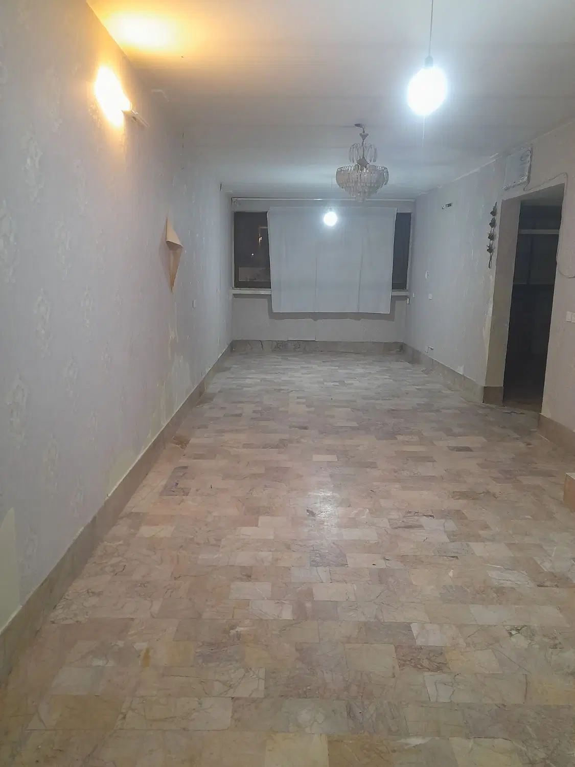 دفتر کار وسالن