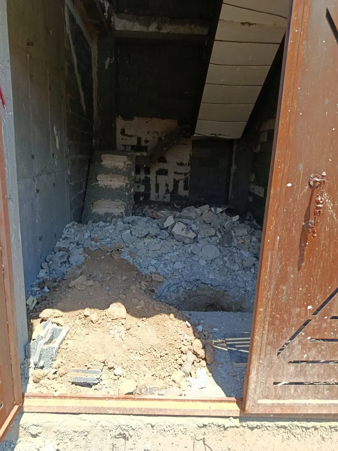 خانه سفتکاری110متری عبورو پارکینگ مجزا شهرک خبازان
