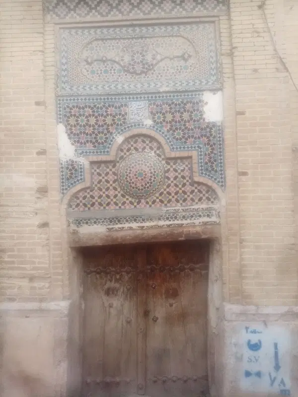 مغازه 18 متری خیابان داریوش