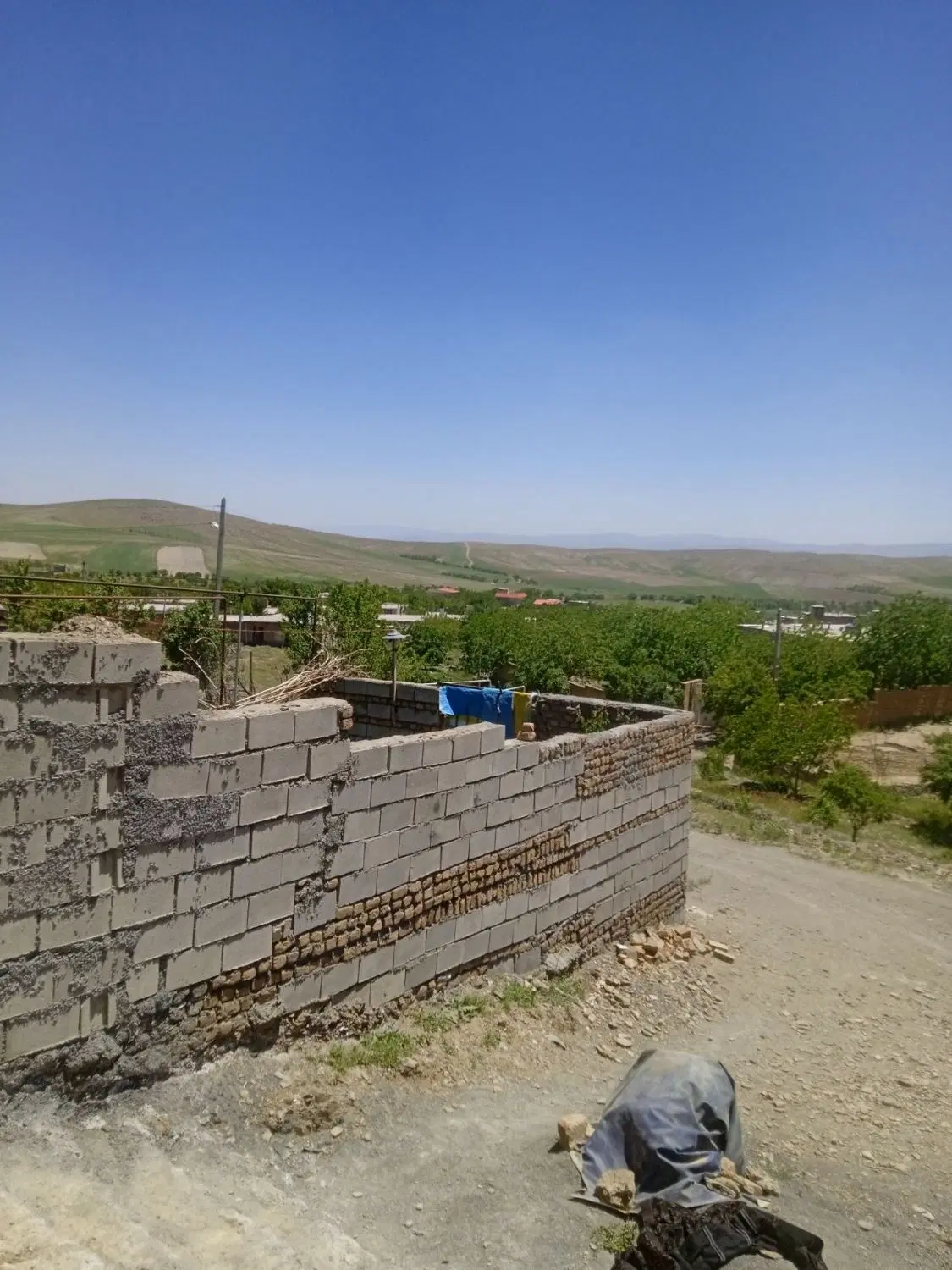 فروش زمین در روستای بادامک شهرستان تویسرکان