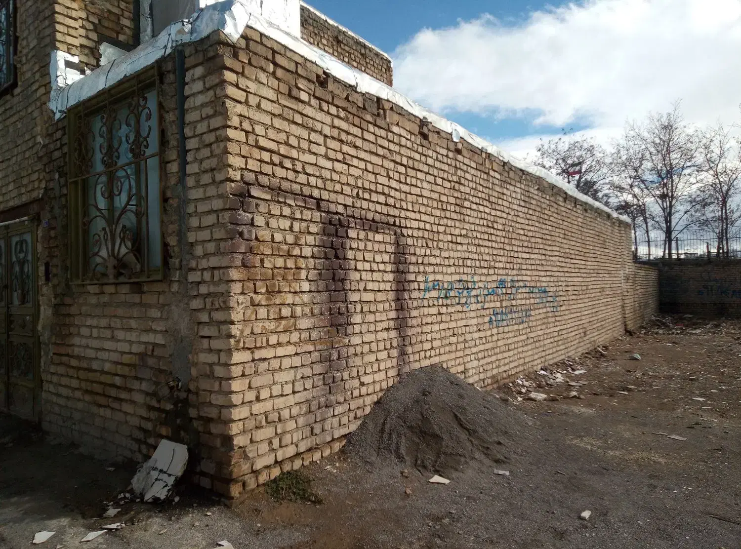 زمین ساخت و ساز مسکونی در خمین گوشه عظیم