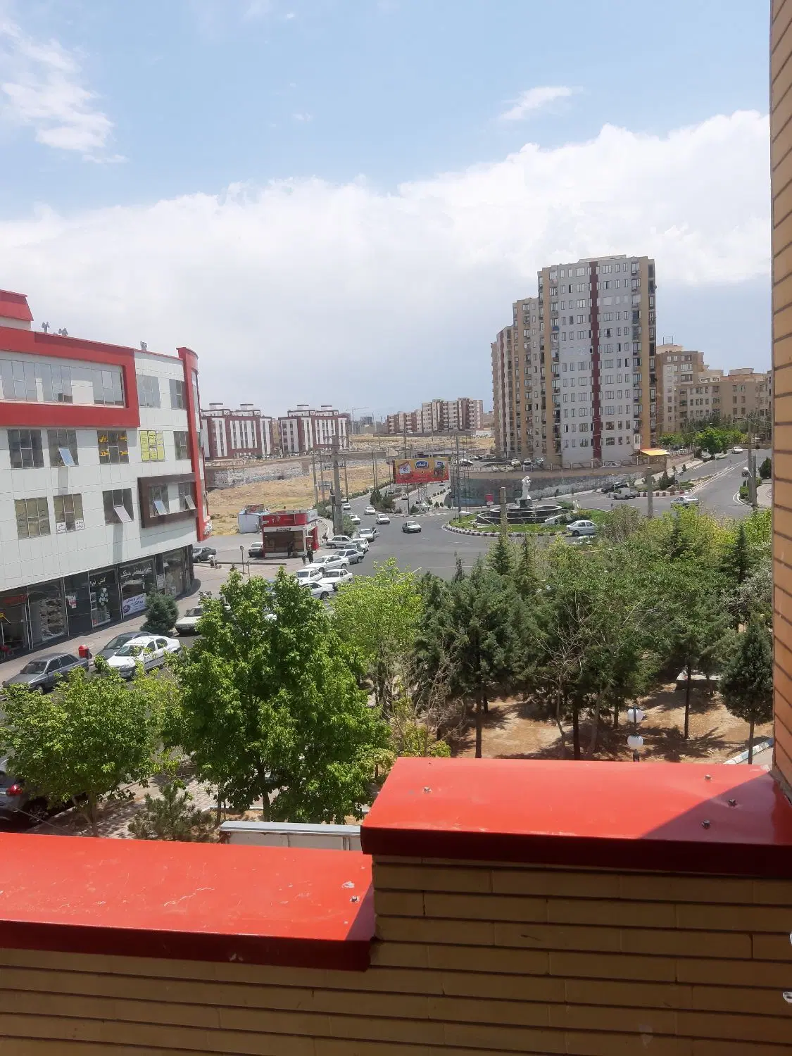 فروش آپارتمان شخصی ساز درشهرجدید سهند برمیدان مادر