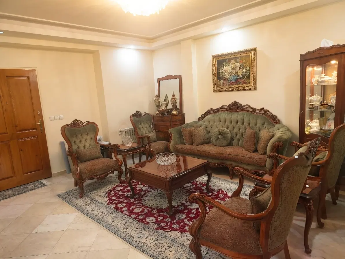 یک 90 متری فول و ارزنده