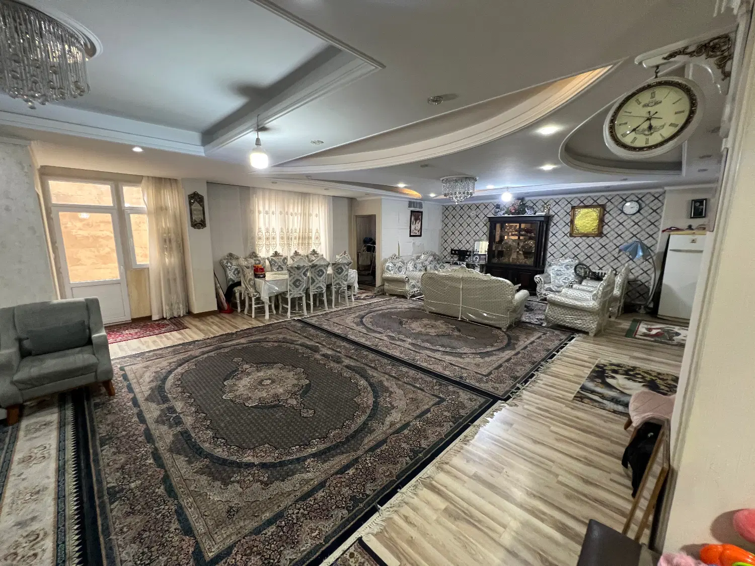 ۱۸۰ متر سه خواب فول امکانات تک واحدی
