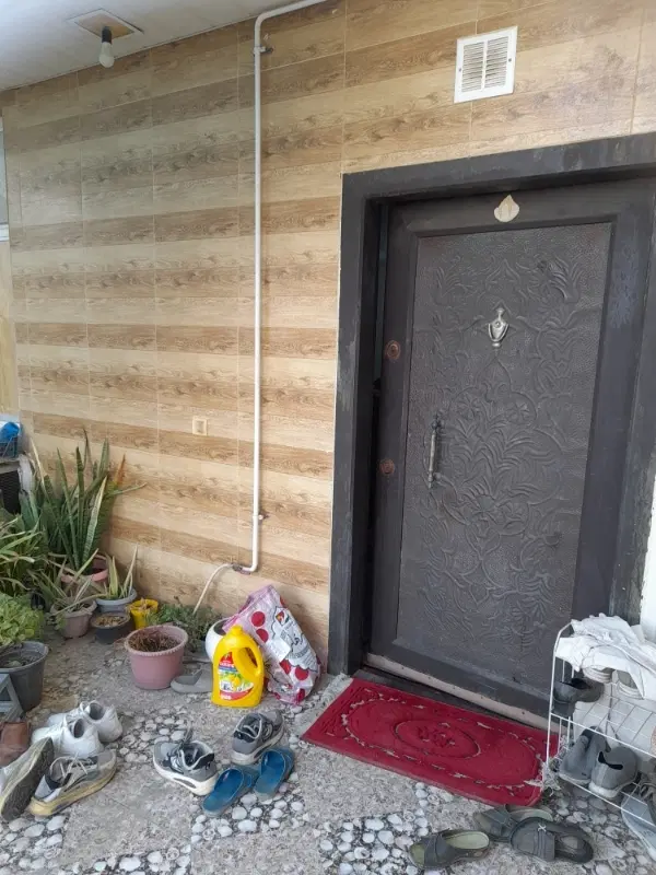 خونه آپارتمانی بزرگ سر خیابون سبزآباد
