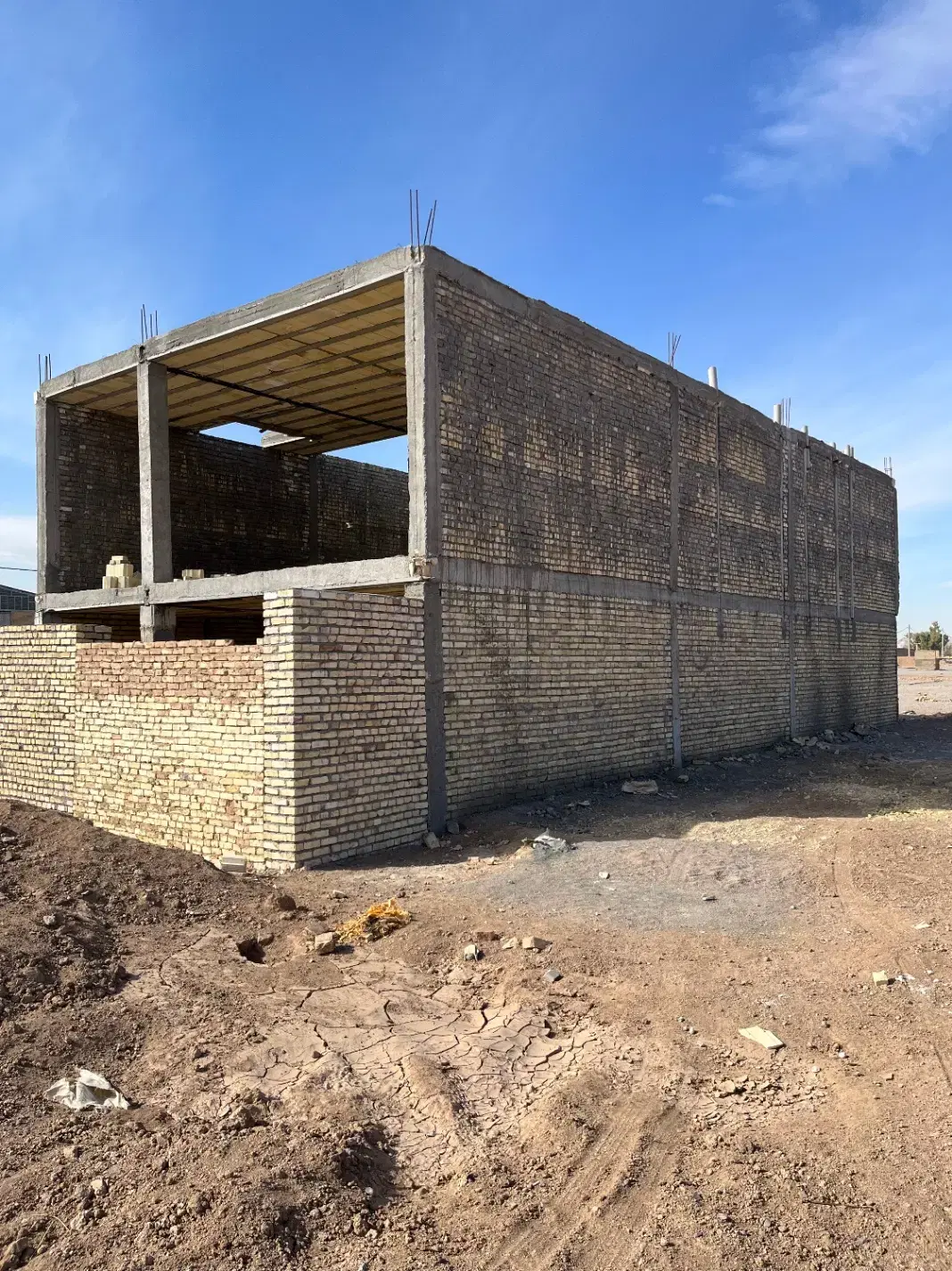 زمین سید میرزا نیمه ساز