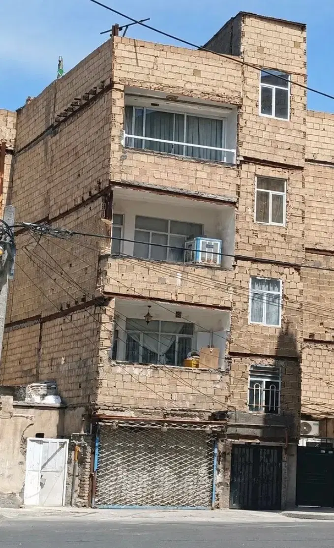 بام هوایی ۸۳متری