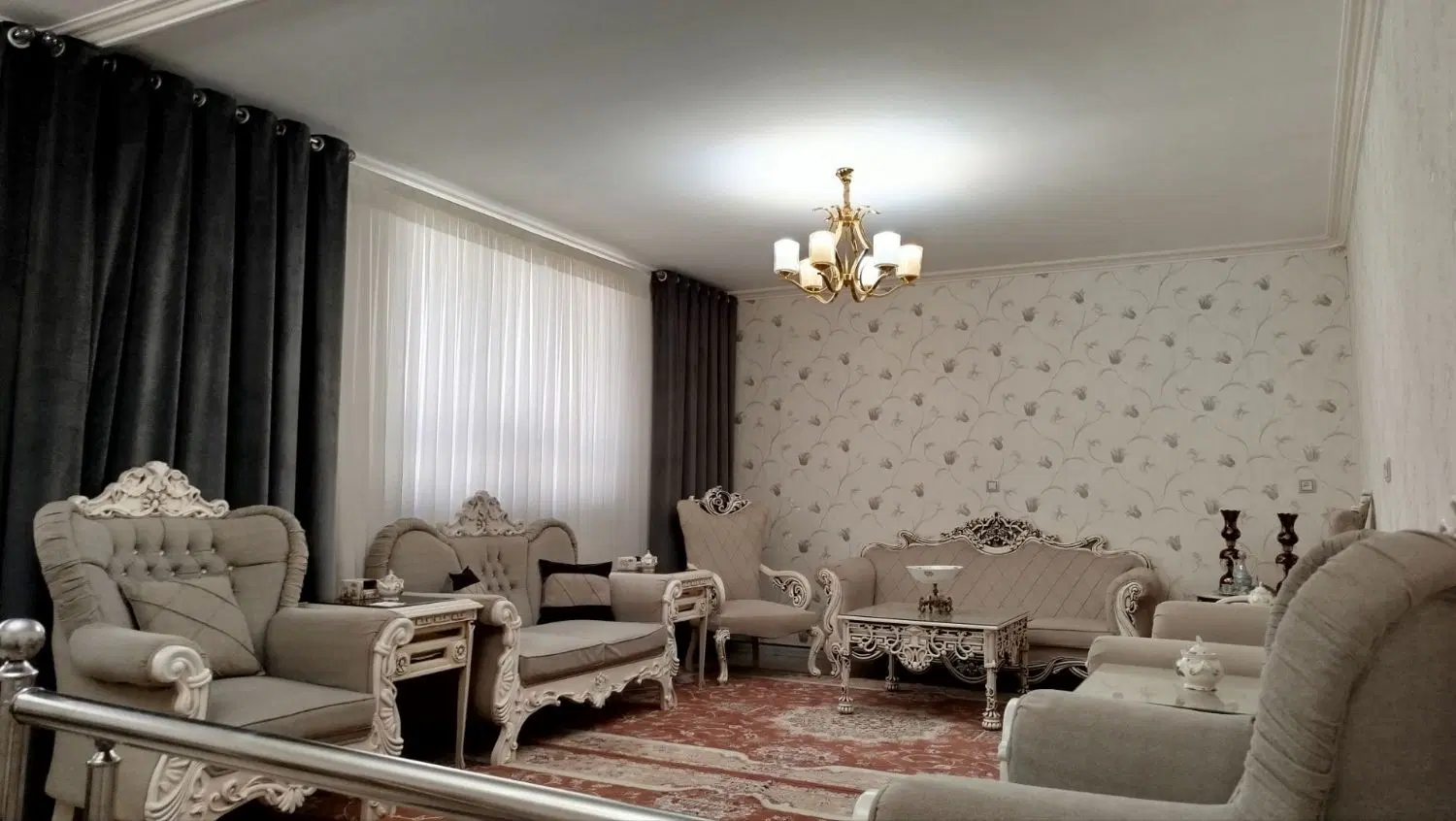حیاط ۳ طبقه (حجتی،ظهیری،کریم آباد)