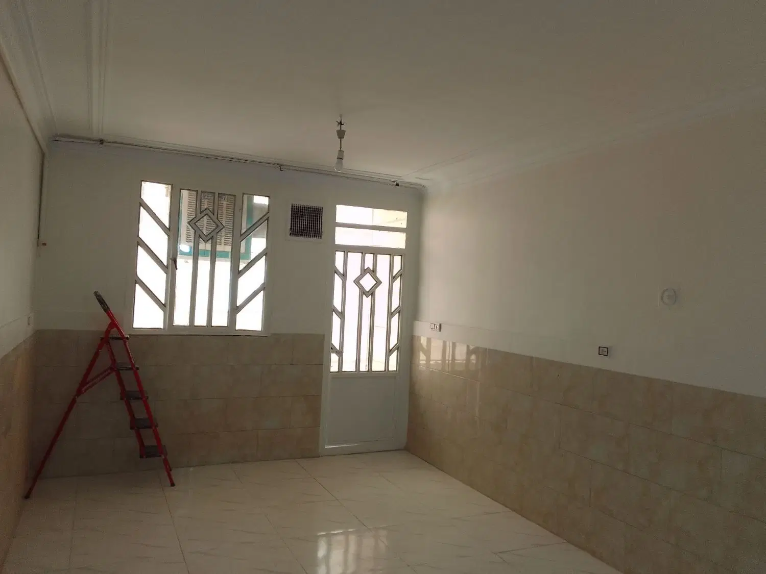 فروش 60 متر طبقه 2 باپارکینگ اندیشه فاز 2شهرک کوثر