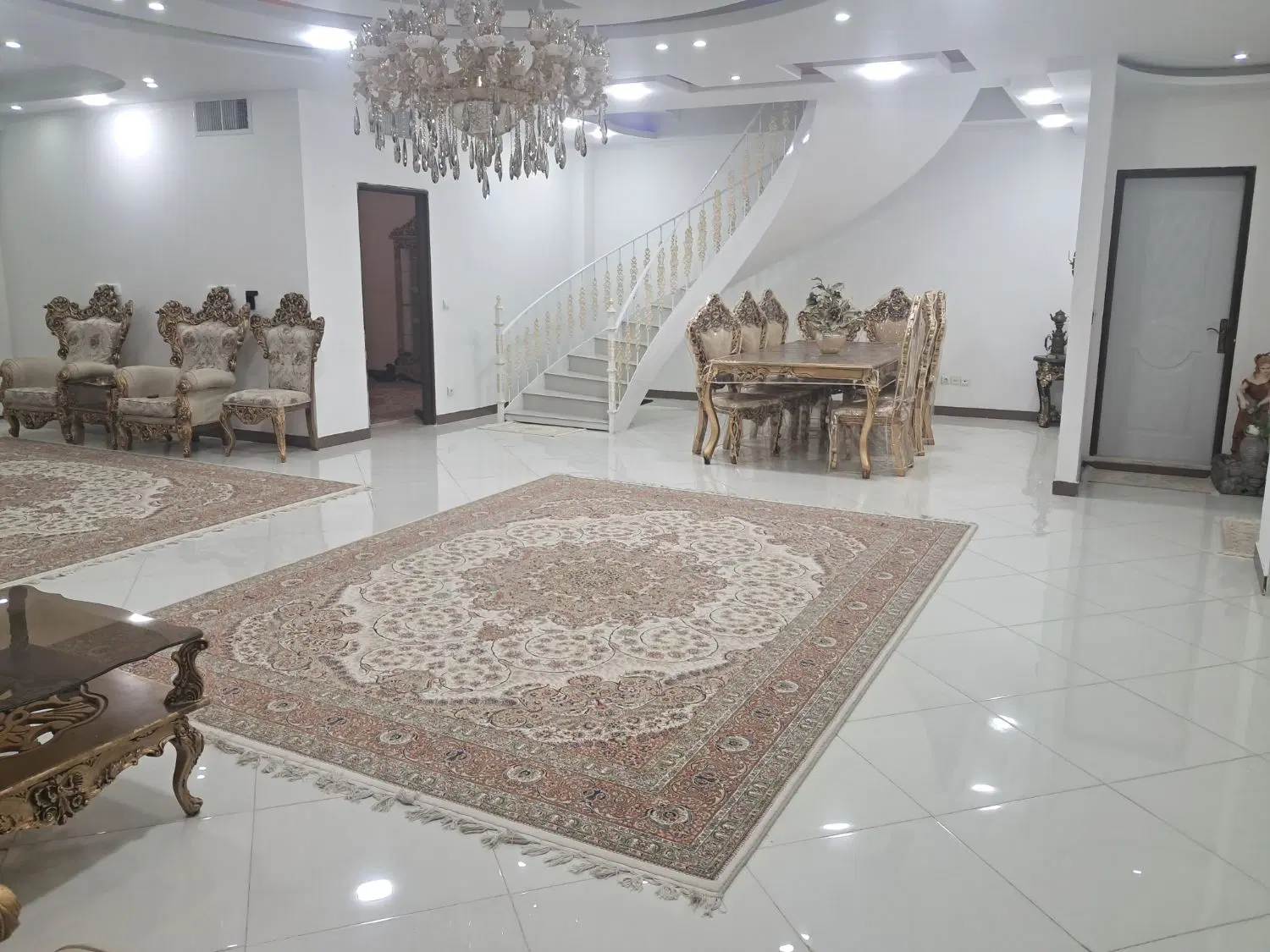 مسکونی و تجاری