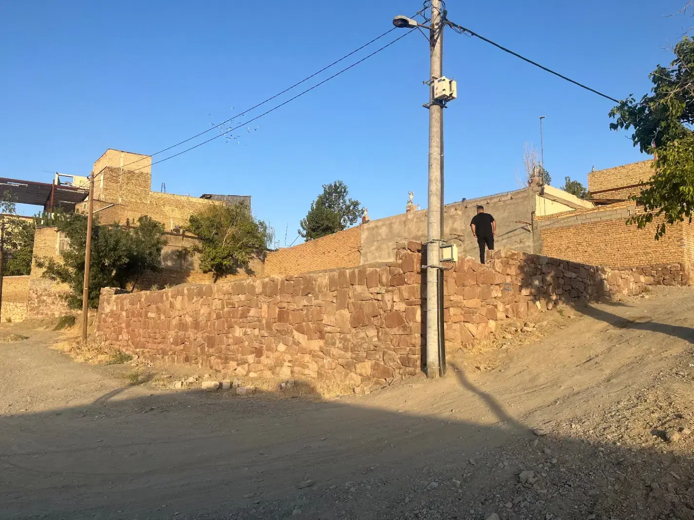 زمین ۴۲۰ متر داخل شاندیز خیابان غفاری