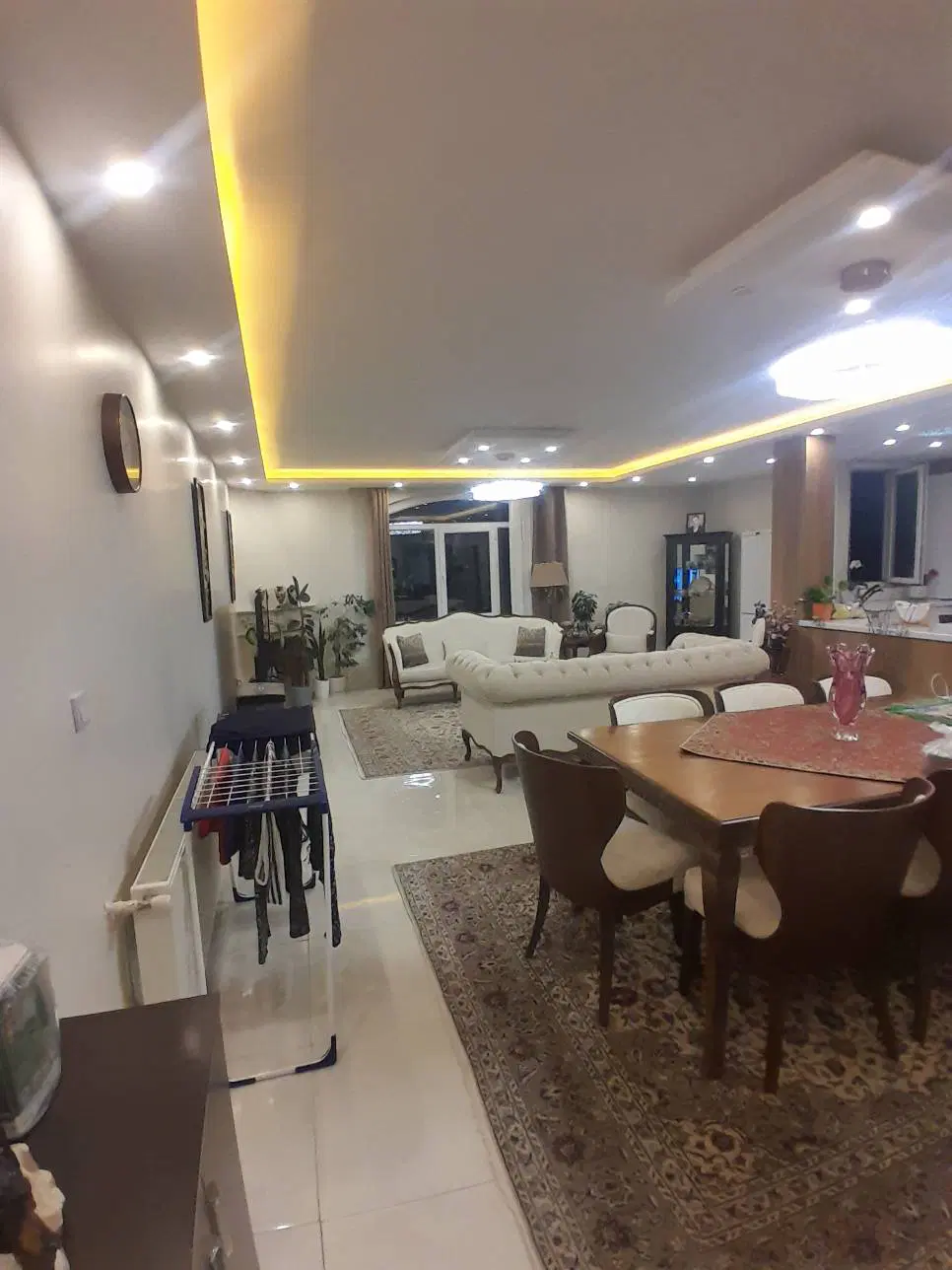 فروش واحد دو خوابه فاز ۱ فروردین شمالی
