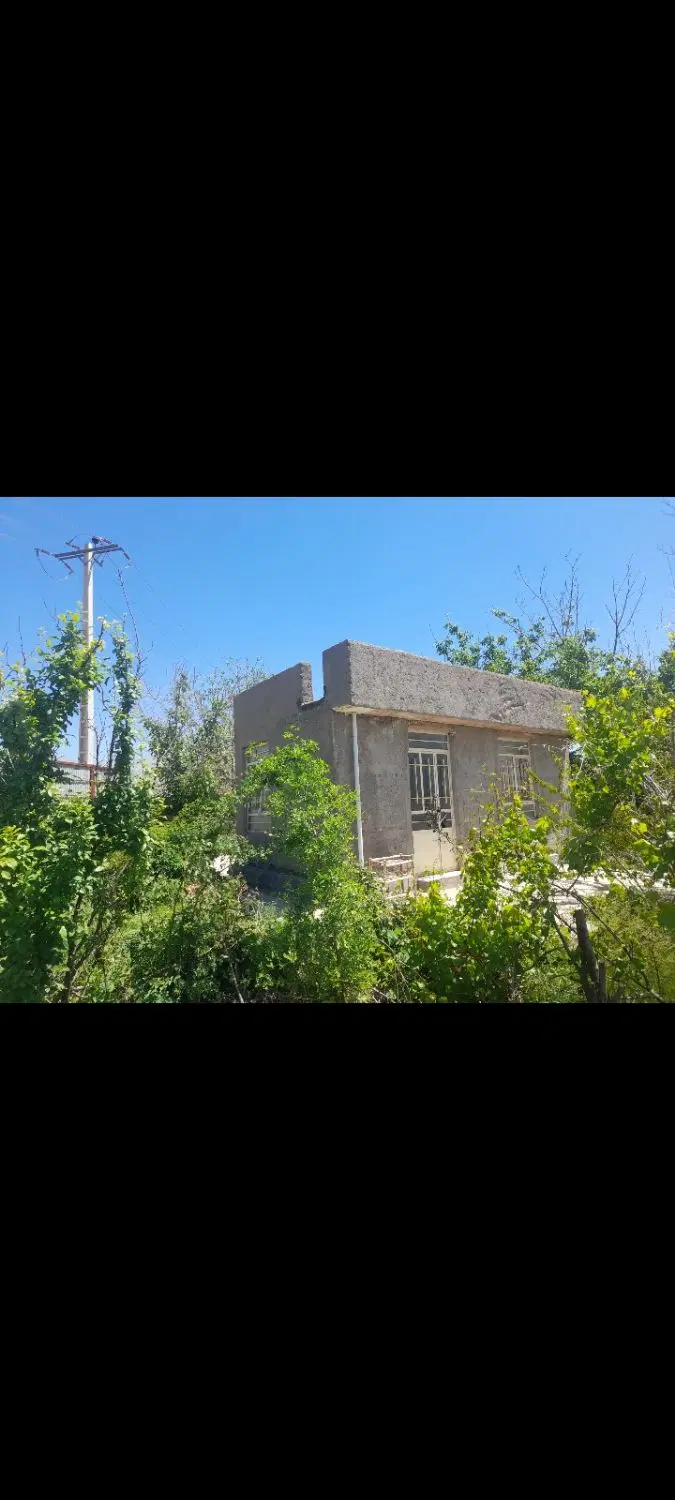 باغ۱۱۰۰متری با آب ملکی روستای ادگ