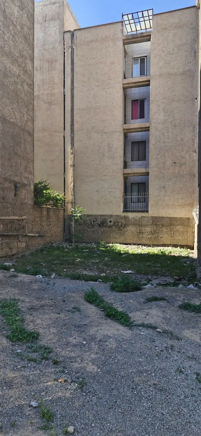 زمین مسکونی ۲۰۰ متری * ۲۰×۱۰ *