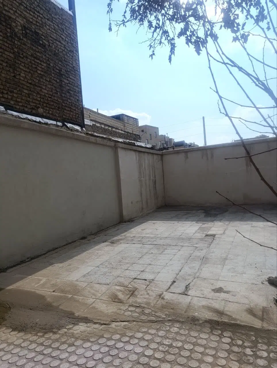 ملک حیاط دا بومهن فروشی