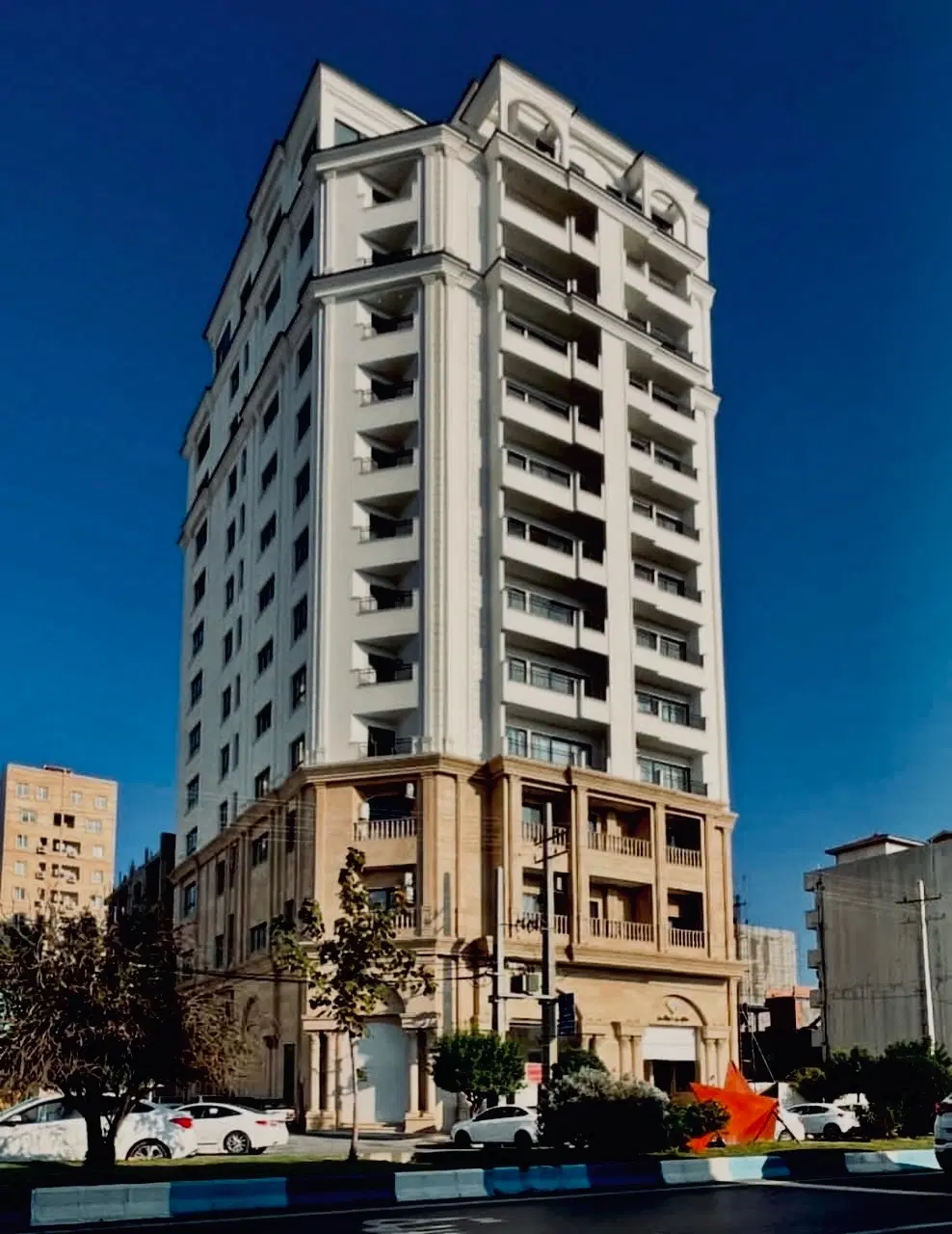 واحد لوکس با منظره ابدی دریا