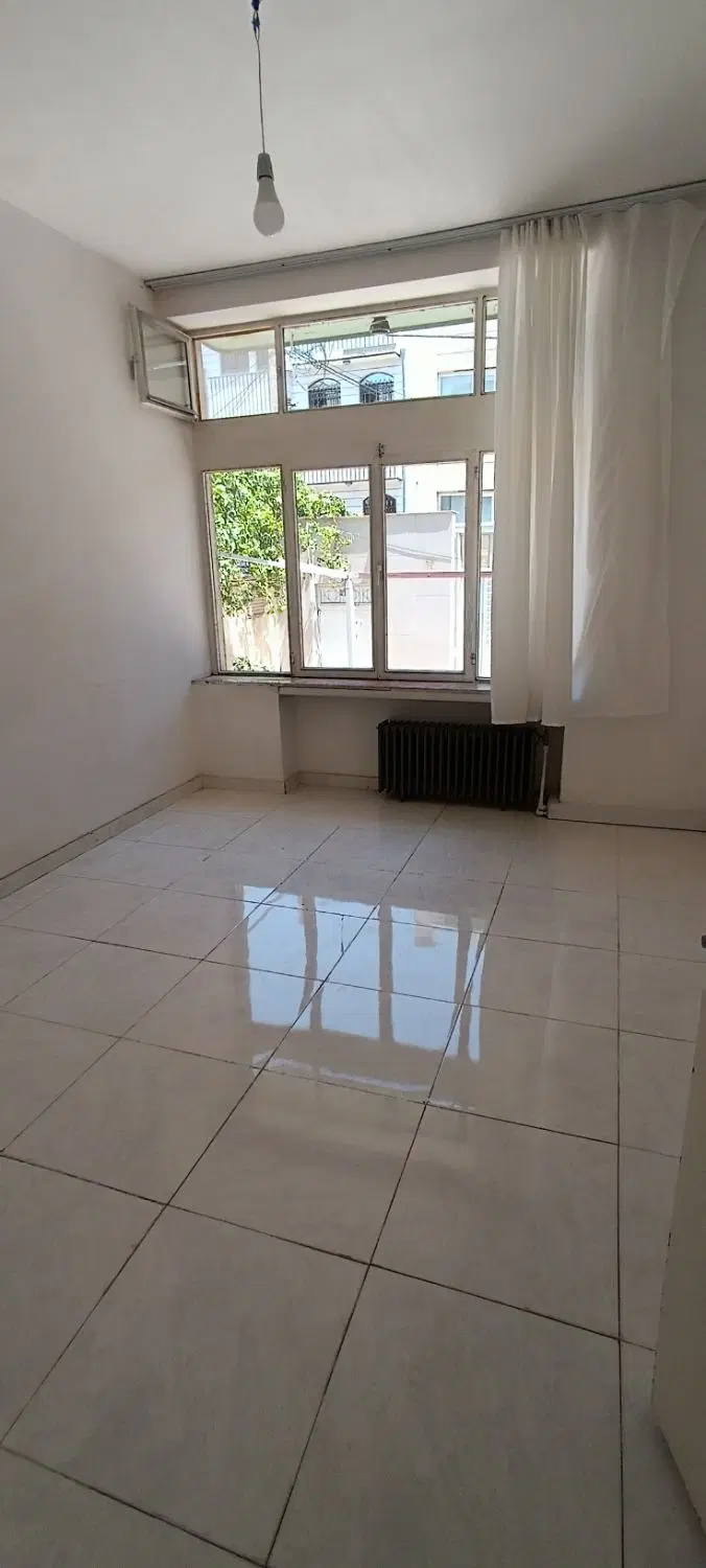 خانه مسکونی در پنجراه امینی