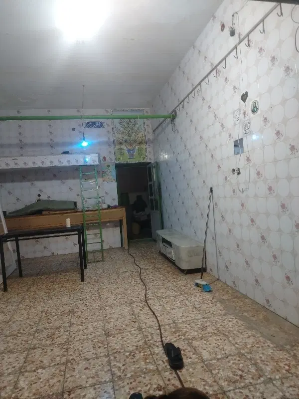 مغازه چسبیده ب جاده اصلی گچساران شیراز