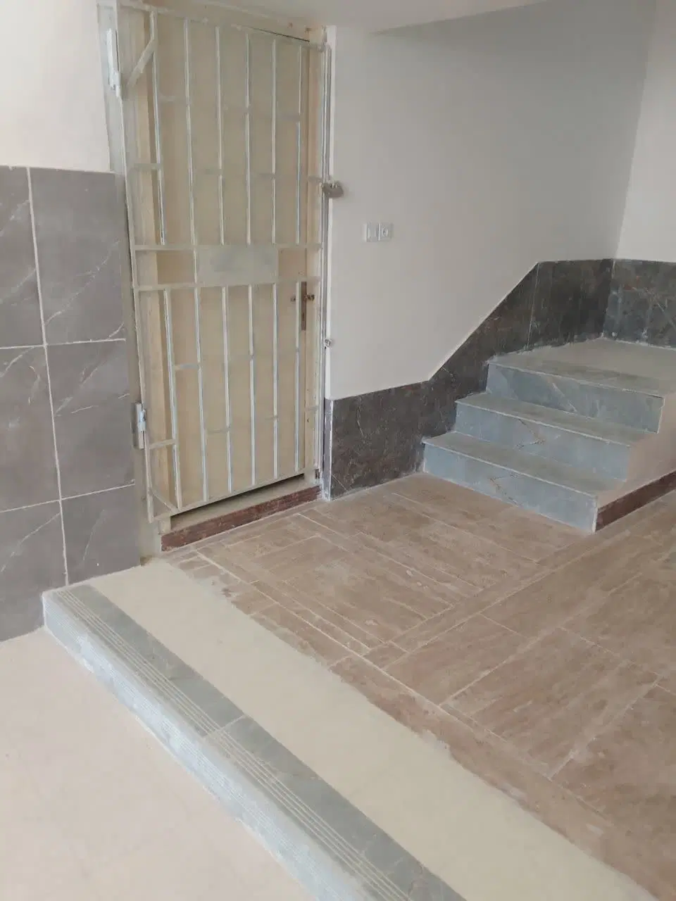 خانه دو طبقه کلید نخورده