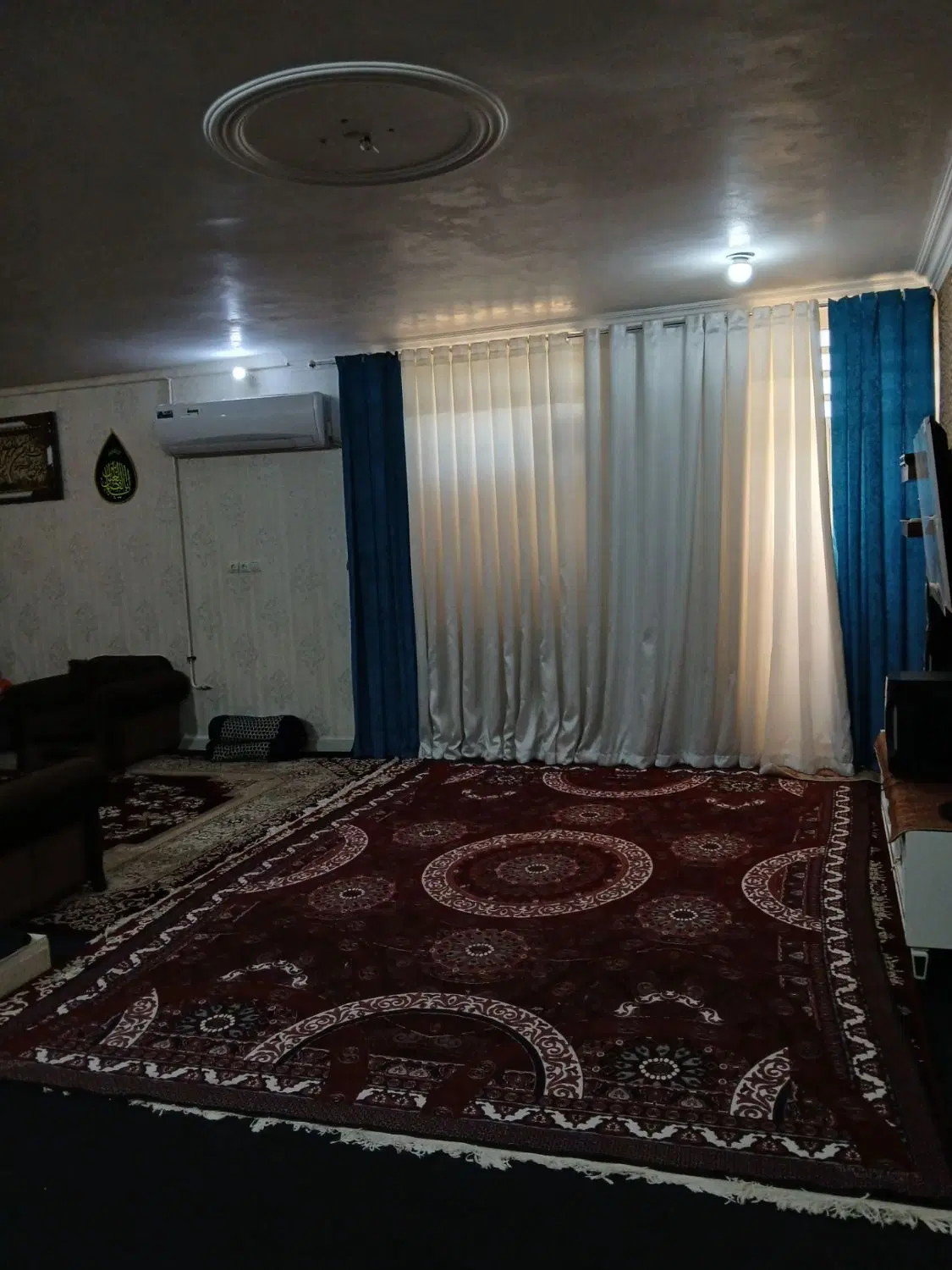 وام دار در خیابان جنت