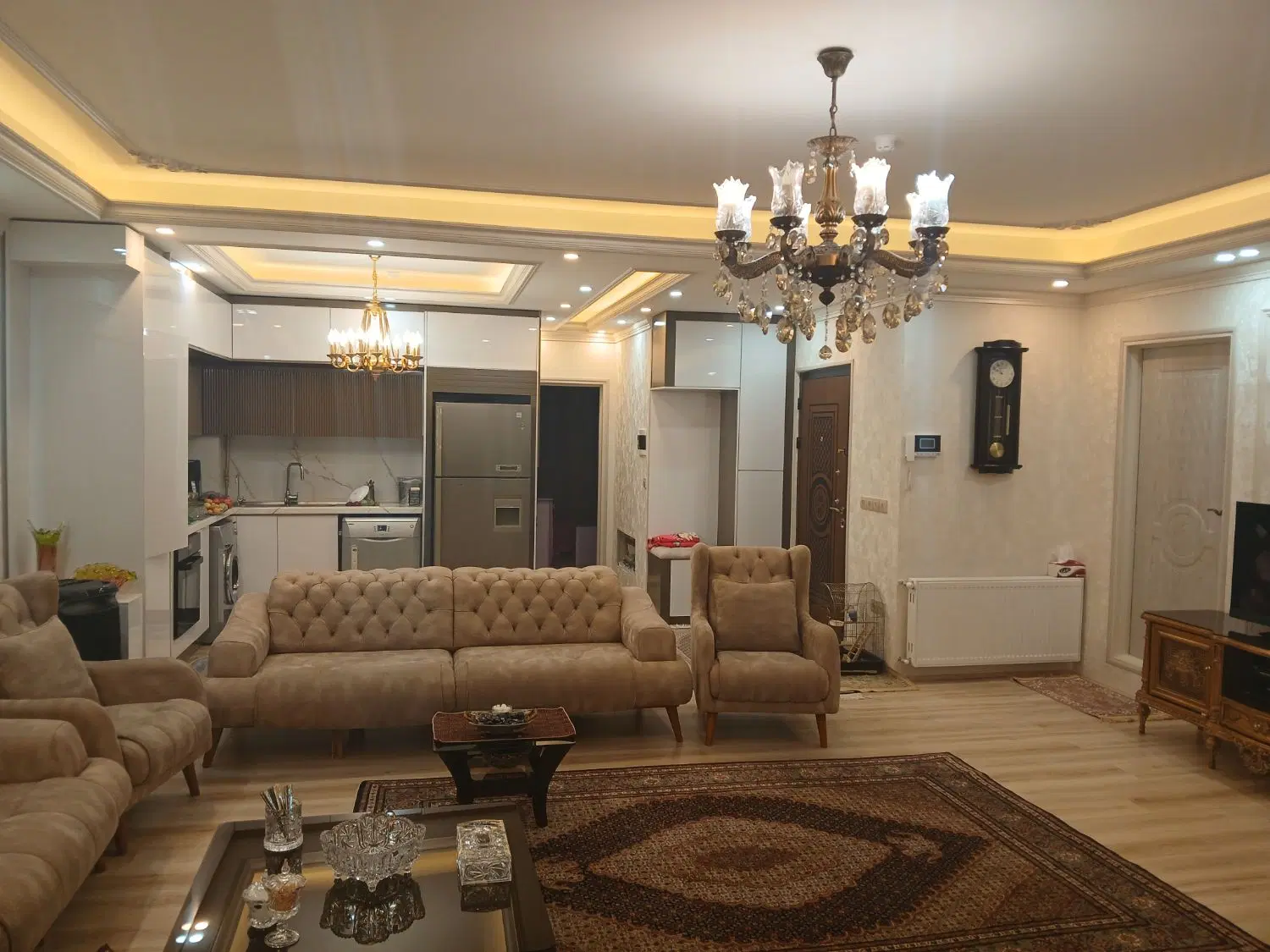 کارشناسان ۱۳۰ متر بر خیابان