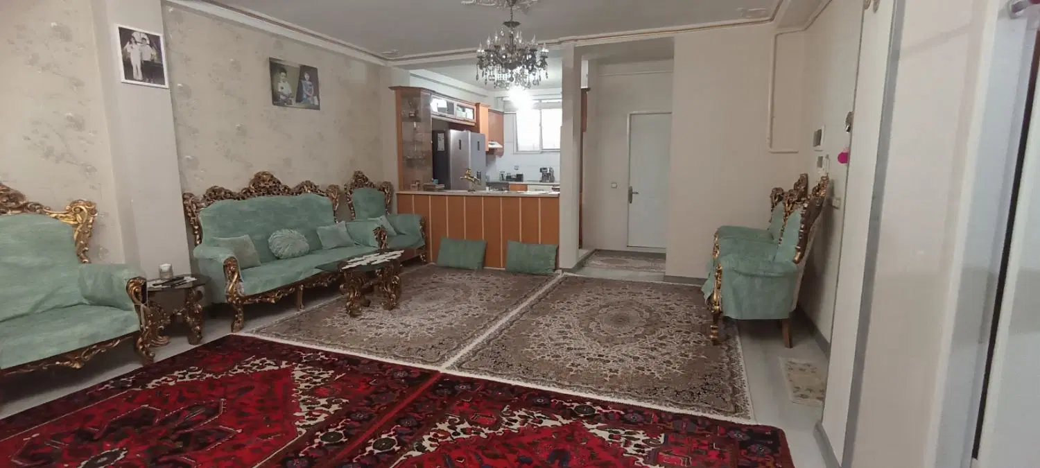 آپارتمان ۹۰ متری شهرک ارم
