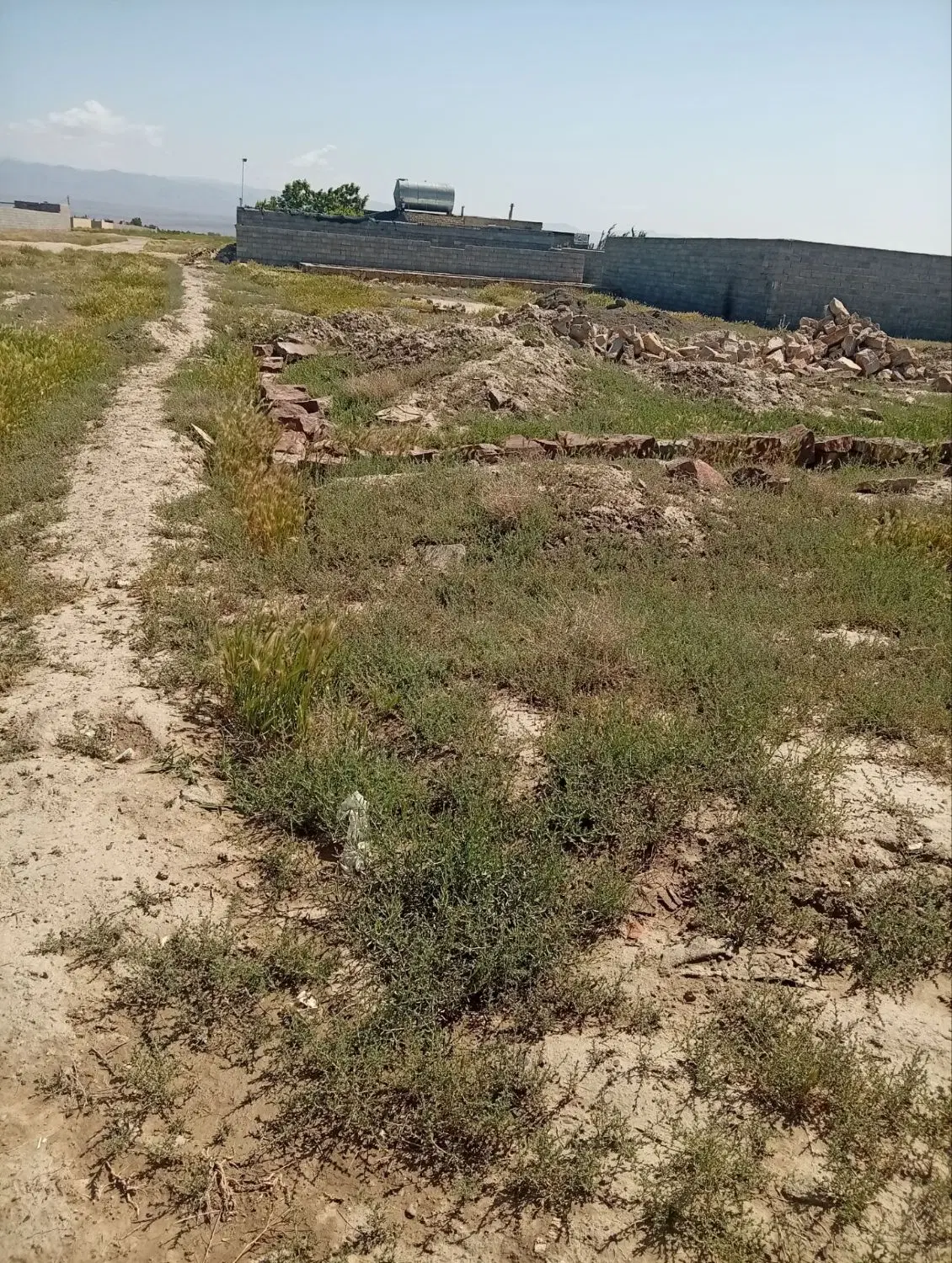 زمین فروشی