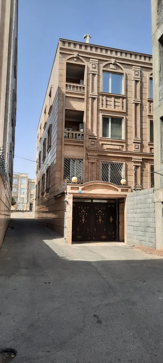 ۱۱۵ متری فاز یک