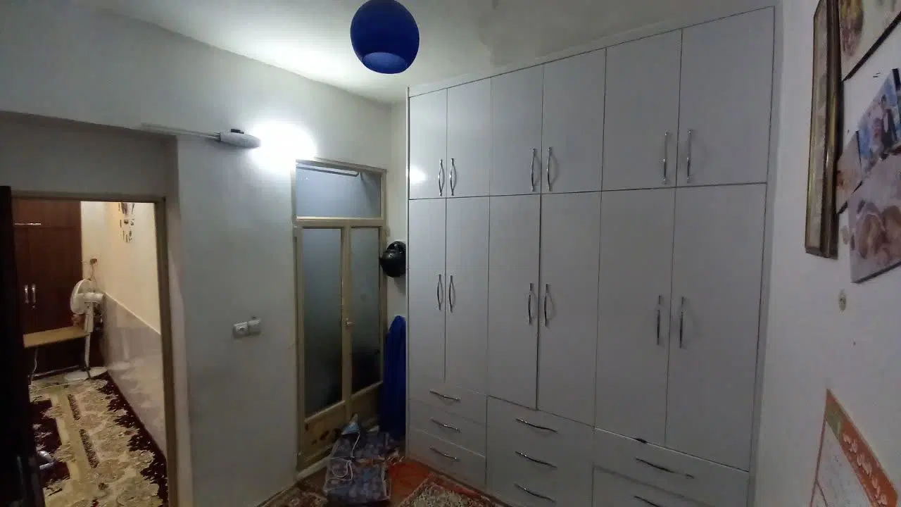 ۲۳۰ متری فوری