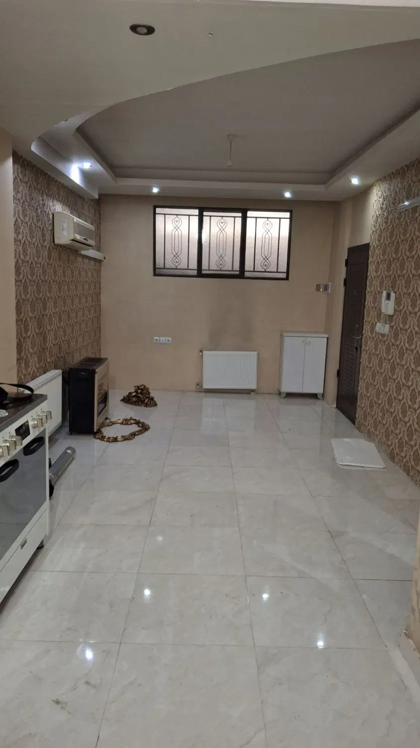 اپارتمان همکف یه خوابه