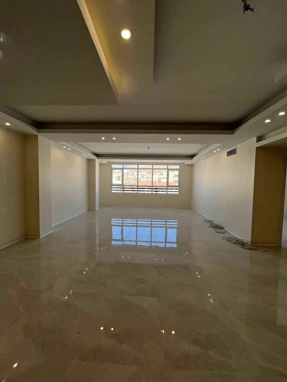 ۱۱۰  متر گوهردشت  جنوبی رو به نما