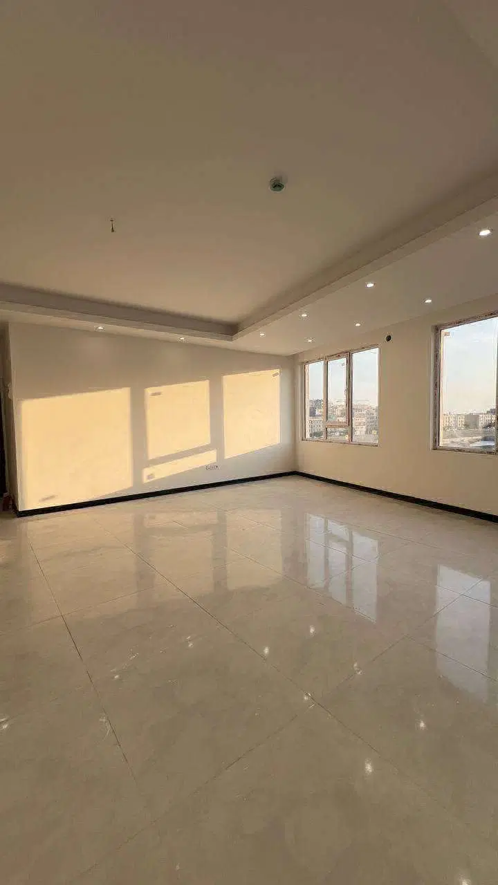 ۱۲۷ متری ۲ خواب ، غرق نور ، نوساز لوکس