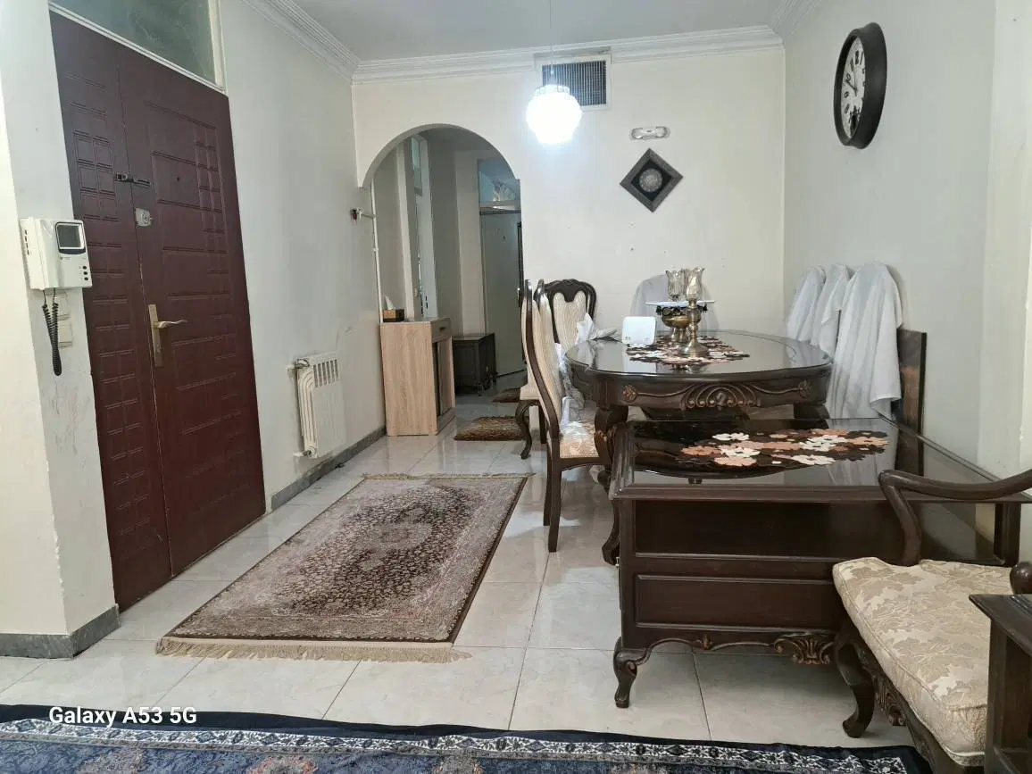 واحد ۶۵ متری، خیابان شیخ صفی