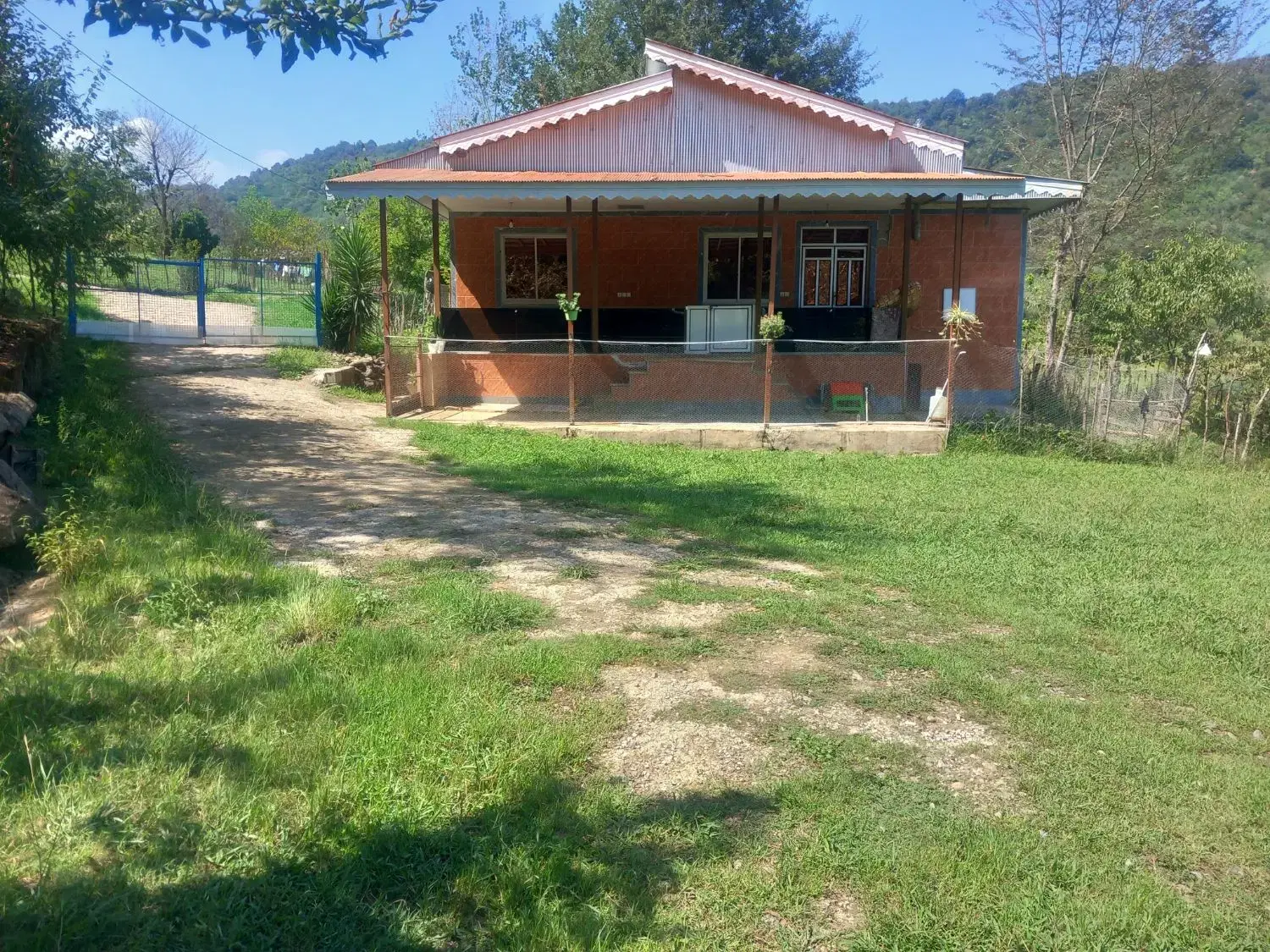 زمین ۵۳۶متر با ویلای ۱۰۰متری ماسال