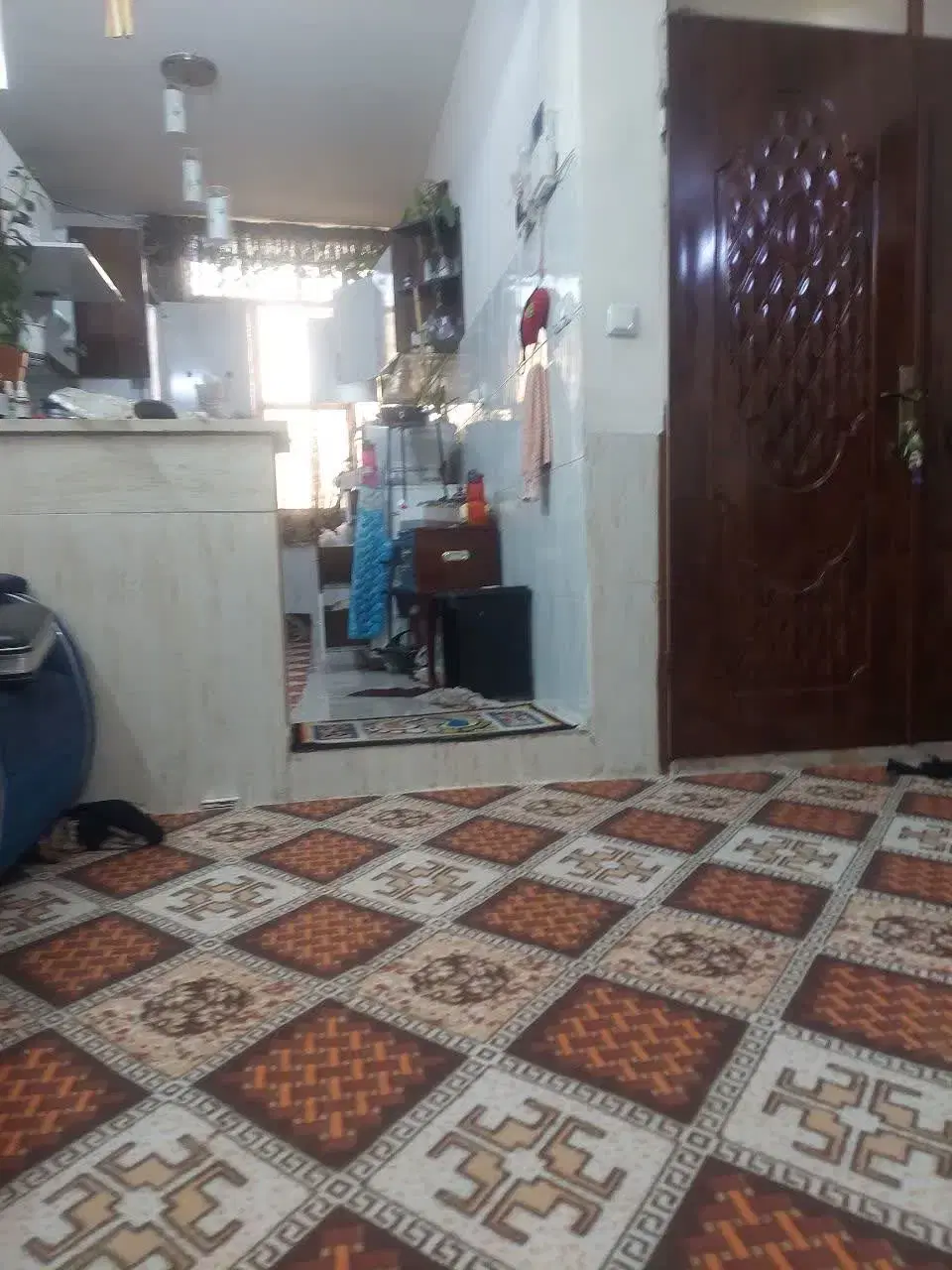 اپارتمان سه طبقه ویلایی دربست